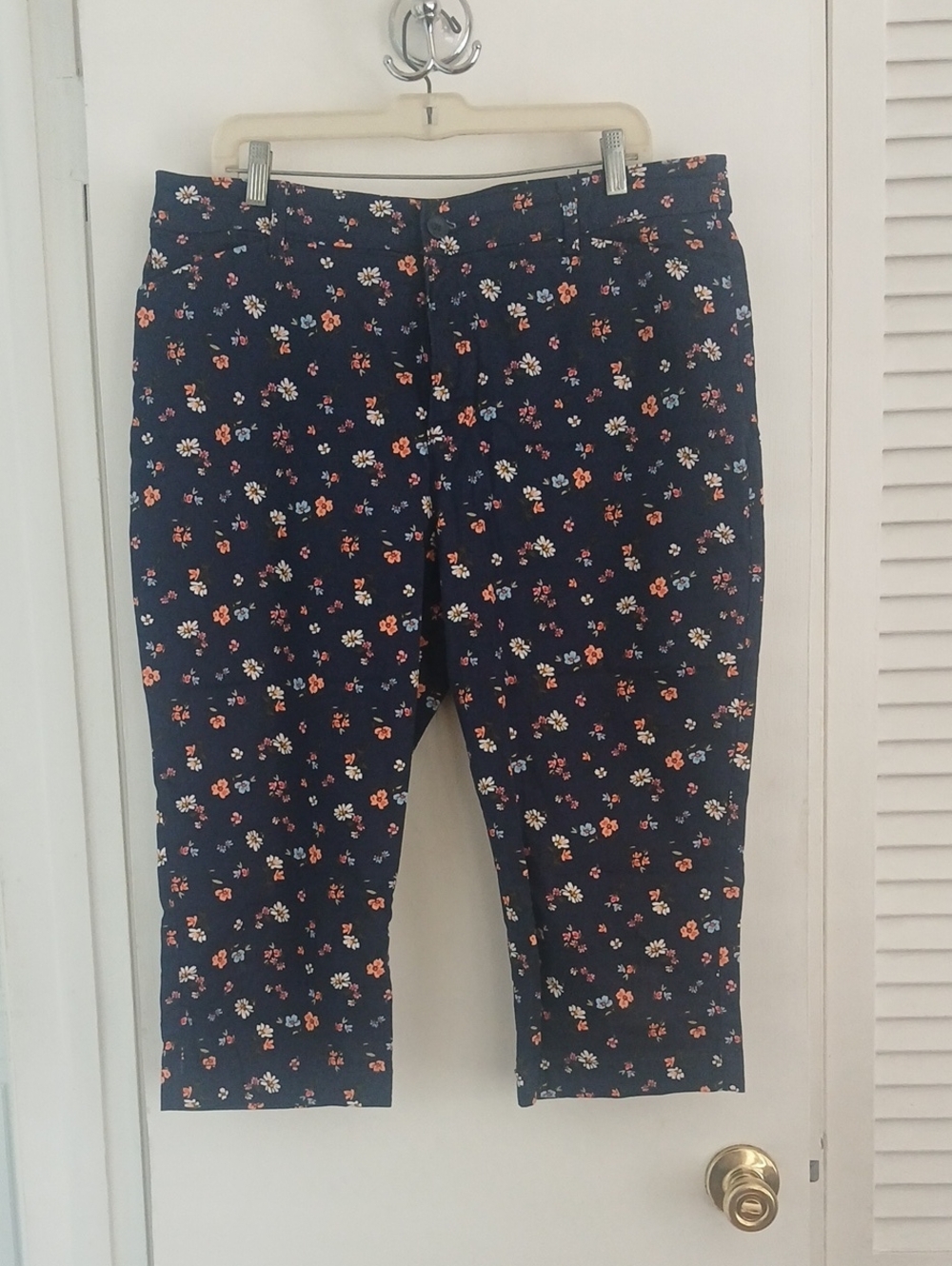 Women's Floral Capri Pants - Navy with Pink & White Flowers